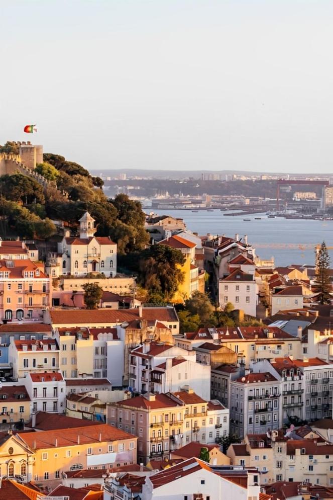 Castelo Premium By Homing Apartment Lisbon Luaran gambar